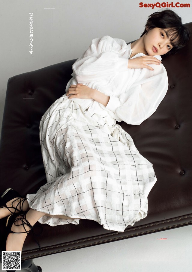 Yurina Hirate 平手友梨奈, Young Magazine 2021 No.10 (ヤングマガジン 2021年10号) No.7b3759