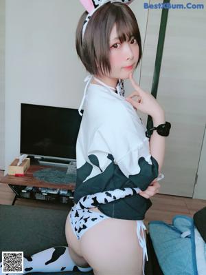 [Fantia] Tomiko (とみこ): 下乳でとる牛🐄 (43 photos )